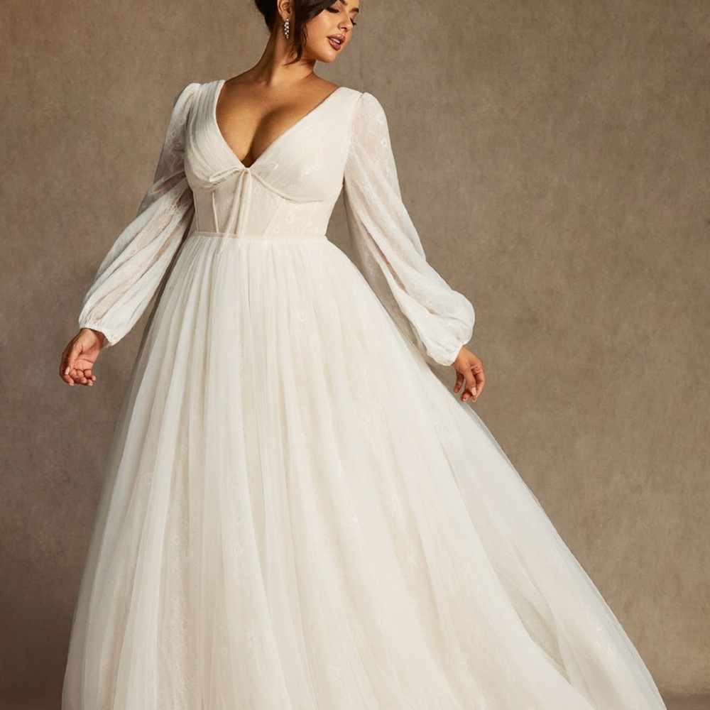NWT Azazie Cressida Diamond Balloon Sleeve white / champagne bridal gown